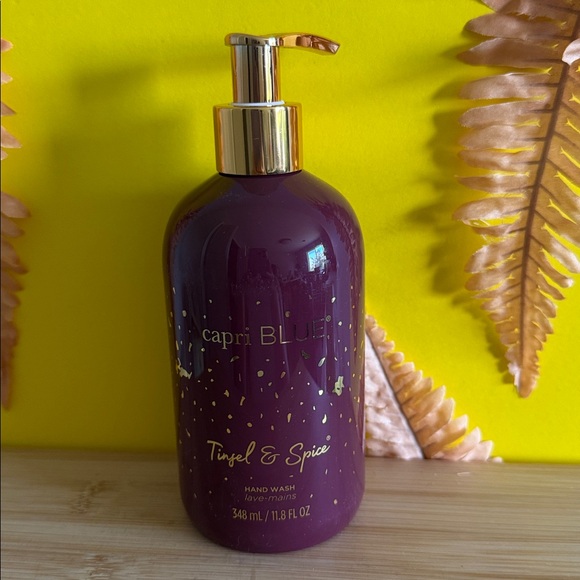 Capri Blue Large Moisturizing Hand Wash Soap  (Tinsel & Spice, 11.8 fl oz) - Picture 4 of 6